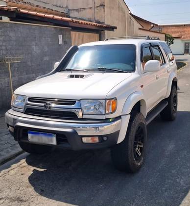 TOYOTA HILUX SW4 3.0 4X4 8V TURBO DIESEL 4P MANUAL